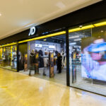 foto retailerul britanic de articole sportive jd sports deschide un magazin in iasi 67f9110abf070