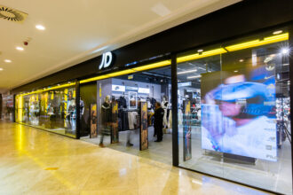 foto retailerul britanic de articole sportive jd sports deschide un magazin in iasi 67f9110abf070