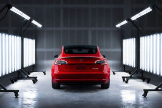 foto tesla deschide primul service din afara bucurestiului 67ef009572de4