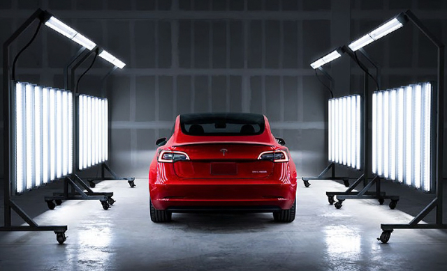 foto tesla deschide primul service din afara bucurestiului 67ef009572de4