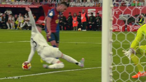 foto trei penalty uri cerute in prima repriza la barcelona real madrid verdictul specialistului 680d525c1ad91