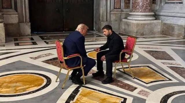 foto trump si zelenski fata n fata la vatican pentru prima data de la dialogul aprins din biroul oval din februarie 680cd8a14946c