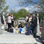 foto video aglomeratie mare astazi de pastele blajinilor in cimitirele constantene mii de localnici i au pomenit pe cei dragi trecuti la cele vesnice 680e16d9118a8