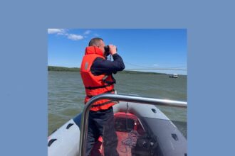 foto video alerta pe dunare un tanar din tulcea a disparut dupa ce barca in care se afla s a rasturnat langa smardan 680dfd367ec1c
