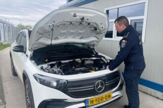 foto video bolid de lux de 30 000 de euro cautat in olanda pentru confiscare descoperit de garda de coasta 67ee3bedc782b