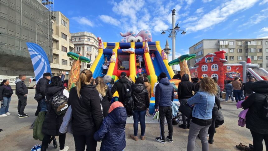 foto video copiii au devenit mici salvatori la in cadrul evenimentului iepurasul pompier organizat de isu dobrogea in piata ovidiu 67fbcb6cc7554