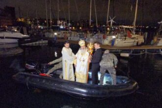 foto video lumina invierii vine din larg programul slujbei pascale la constanta 680408e109075