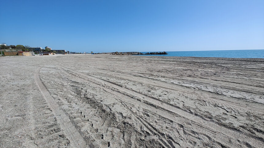 foto video o noua plaja a fost creata la mangalia aceasta se intinde de la saturn si pana in zona spitalului municipal 68066e8728fe0
