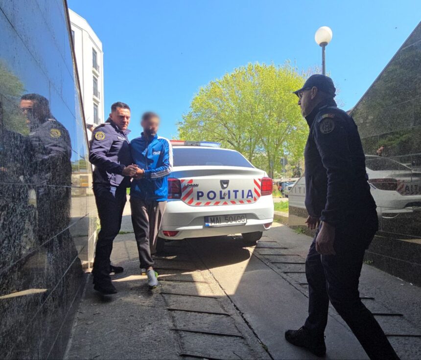 foto video suspectul principal al odioasei crime de la cuza voda din ziua de paste dus la tribunal pentru arestare 68062bf3d58d9