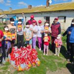 foto voluntarii asociatiei suflete deschise au impartit daruri locuitorilor din mai multe localitati din judetul constanta si celor din centrele dgaspc 67f16058cc5e0