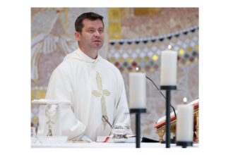 francisc dobos parohul bisericii catolice sacre coeur in alegerea papei sa predomine slujirea nu interesele omenesti 68065df45afb9