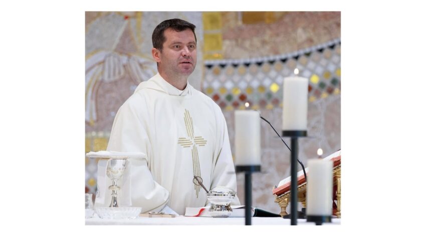 francisc dobos parohul bisericii catolice sacre coeur in alegerea papei sa predomine slujirea nu interesele omenesti 68065df45afb9