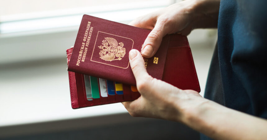 franta respinge in masa cereri de viza venind din rusia de teama infiltrarii spionilor 680d1dcab631b