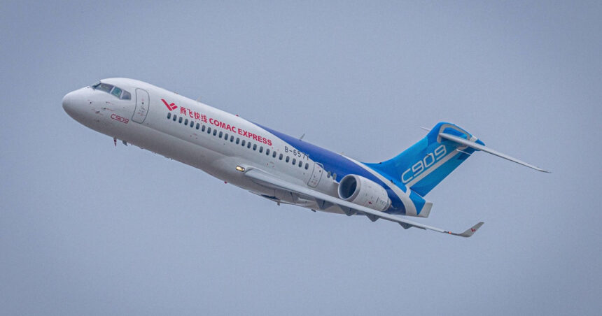 galerie foto avioane chinezesti comac au inceput serviciul comercial in vietnam producatorul isi propune sa concureze boeing si airbus 6804b4bb76a12