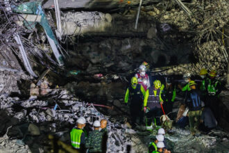 galerie foto bilantul mortilor dupa cutremurul puternic din myanmar a depasit 3 000 imagini dramatice la sase zile de la tragedie 67ee4231ee155