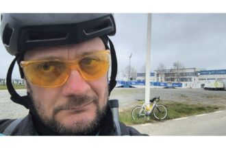 halucinant sibian venit cu bicicleta la constanta sa si sustina echipa favorita dat jos din tren la intoarcere vezi aici de ce 680742940205d