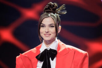 imagini nevazute pana acum cu theo rose in copilarie unchiul ei radea de ea ce urata ce boccie theodora esti frumoasa 67fb693483e8f