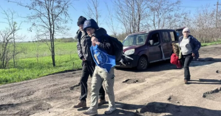 in timpul armistitiului de paste fortele ruse au atacat cu drone voluntarii ucraineni care evacuau civili in donetk 680520396ec87