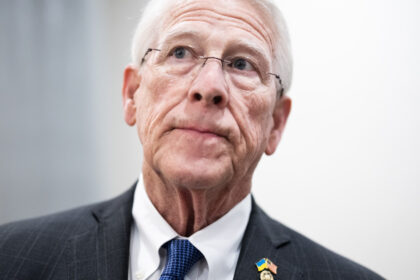 inca un republican american ataca kremlinul sa il tratam pe vladimir putin ca pe criminalul de razboi care este 6811ae7eb3add
