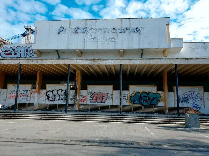 intr o luna vor incepe lucrarile de reabilitare a teatrului de vara mamaia 67edd69b584b7