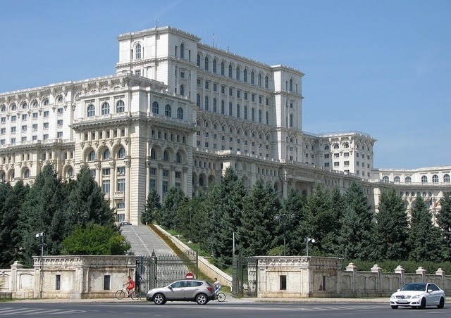 lege promulgata sanctiuni majorate pentru parlamentarii care lipsesc nemotivat la activitatile din legislativ 67ed164119cc7