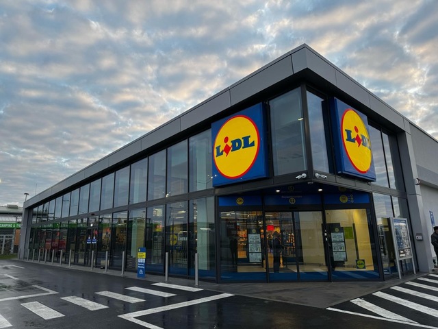 lidl in romania avem nevoie de producatori locali georgiana radu membru in consiliul de conducere clientii cauta si anumite experiente de cumparare orientare catre semipreparatele refrigerate 67ff2d45f0020