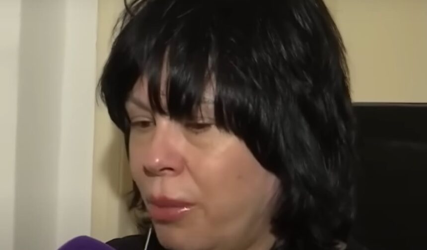 mariana moculescu evacuata astazi de proprietara din apartament pentru ca nu a platit chiria ma da peste cap a izbucnit in lacrimi 67ed1122069ea