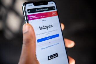 mark zuckerberg recunoaste ca a cumparat instagram pentru ca avea o camera mai buna decat facebook 67ff74b15f266