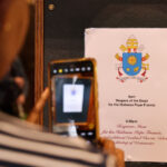 masinaria de comunicare a vaticanului la turatie maxima pentru a anunta lumii decesul papei francisc 68067686906e0