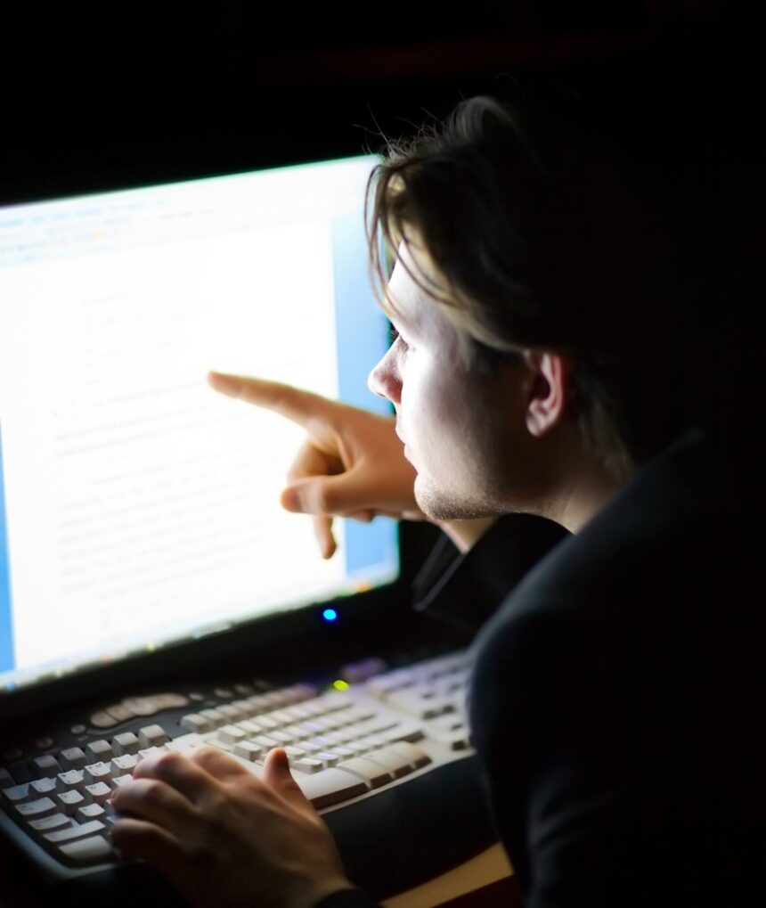 medgidia inchisoare cu executare pentru un barbat care si a expus partile intime intr un live pe internet judecatorii explica de ce pagina de facebook este spatiu public nu privat 680da0a2cbbb4