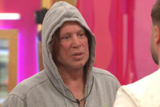 mickey rourke actorul in varsta de 71 de ani dat afara dintr un show tv dupa un conflict inacceptabil cu un coleg 6800014d550f6