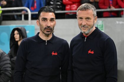 mihai stoica dezvaluie cine e tanarul civil care a aparut in vestiarul lui fcsb si la meciul cu cfr de sarbatori credeam ca merge acasa 6805ee3c80af1