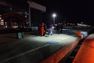 misiune arsvom pentru preluarea unui marinar ranit la mana dreapta 6805e6a595ca9