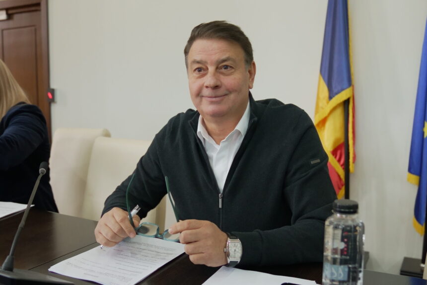 mitroi a preluat proiectul lui palaz ca sa spuna ca este al lui incep lucrarile pentru modernizarea teatrului de vara mamaia 680b76848b752