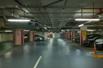 mobilizare in constanta pentru gasirea unui copil de 13 ani cerea mancare in parcarea unui mall pentru a le gati celor patru frati pe care ii creste cu bunica spun mamicile pe grupurile de socia 680e37f686b29