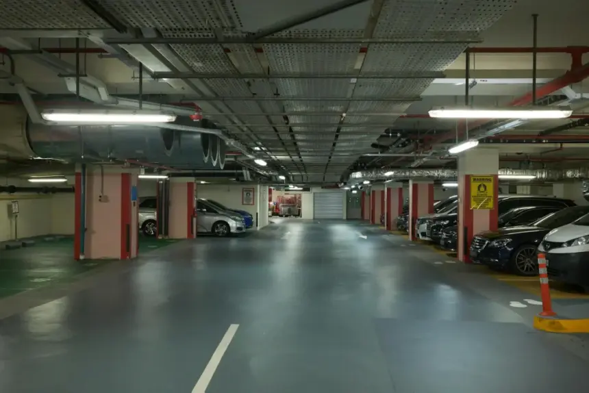 mobilizare in constanta pentru gasirea unui copil de 13 ani cerea mancare in parcarea unui mall pentru a le gati celor patru frati pe care ii creste cu bunica spun mamicile pe grupurile de socia 680e37f686b29