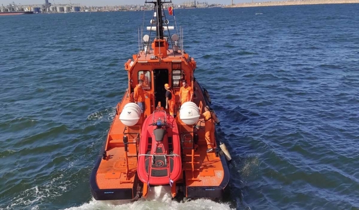 nava arsvom solicitata pentru preluarea unui marinar ranit 6805ec801ffb7