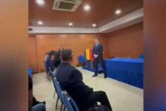 nicusor dan primit cu ostilitate in diaspora romanii din spania l au huiduit video 67f2db0d7fe8d
