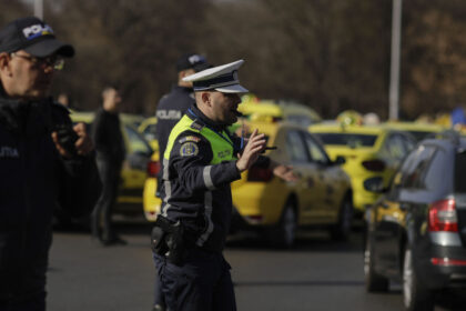 noua frauda la transportul in regim de taxi descoperita de autoritati prejudiciu de peste 2 milioane de lei 6800fe8ce6848