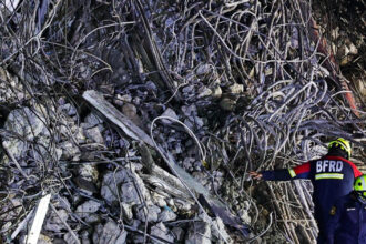 o echipa de asistenta din sua a aflat ca va fi concediata cand era in myanmar pentru a ajuta dupa cutremurul devastator de luna trecuta 67f19b638986b