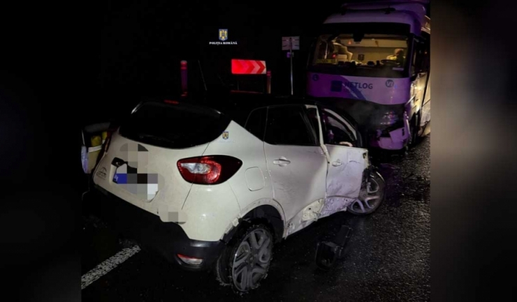 o femeie urmarita de politisti a murit dupa ce a intrat cu masina intr un autotren 67f2a2c0252f9