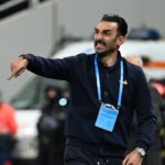 oficial cum arata echipa etapei cu elias charalambous antrenor si doi jucatori de la fcsb 6810b6233f8b9