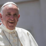 papa francisc un papa al poporului cum a ajuns fiul unor imigranti din argentina sa conduca vaticanul si ce mostenire lasa in urma 68060342684f4