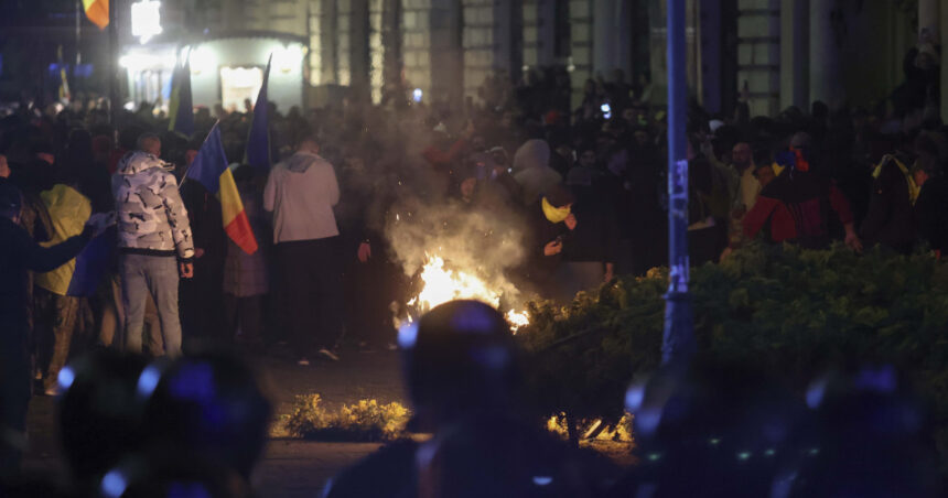 patru protestatari retinuti dupa violentele sustinatorilor lui georgescu din fata bec jandarmi atacati o masina digi24 vandalizata 67ff6156ddb12