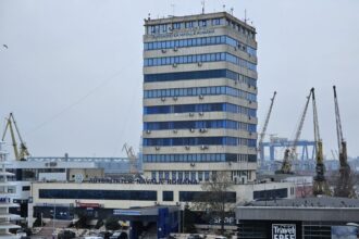 pedepse cu suspendare pentru un functionar de la anr si un capitan de nava care l a mituit cu 40 de litri de motorina 68097f3de22f3