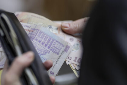 pensionarii isi vor primi banii cu intarziere in luna mai care este motivul 68078cf06756e