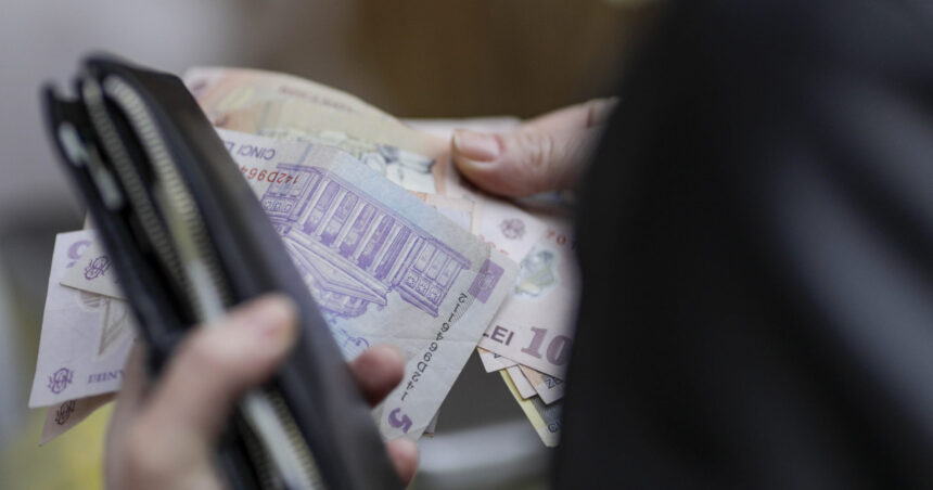 pensionarii isi vor primi banii cu intarziere in luna mai care este motivul 68078cf06756e