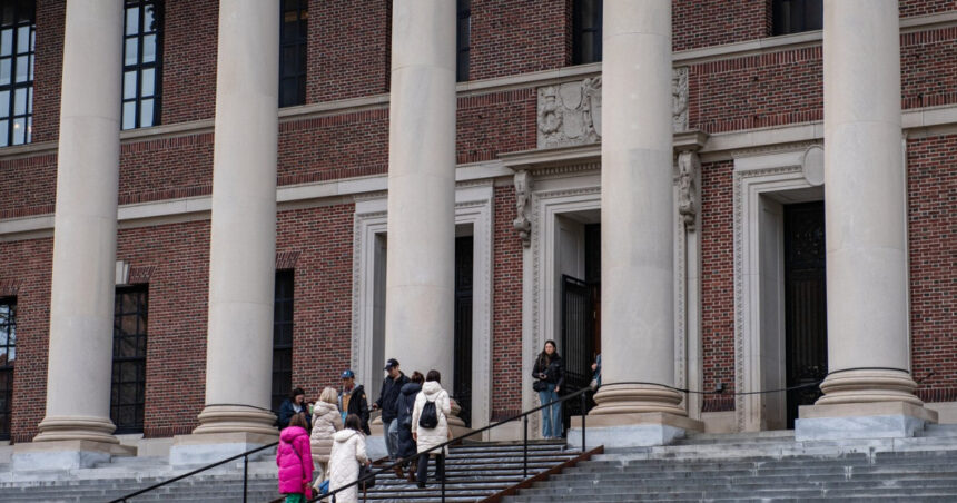 peste 130 de studenti straini in sua dau in judecata administratia trump dupa revocarea vizelor 6801029e00fc9