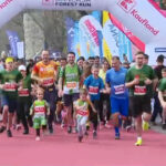 peste 2 300 de sportivi amatori au participat la cea mai populara competitie de alergat din padurea baneasa 67ff6b88a2ba1