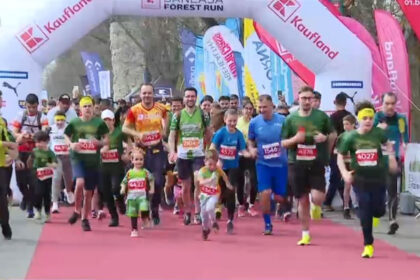 peste 2 300 de sportivi amatori au participat la cea mai populara competitie de alergat din padurea baneasa 67ff6b88a2ba1